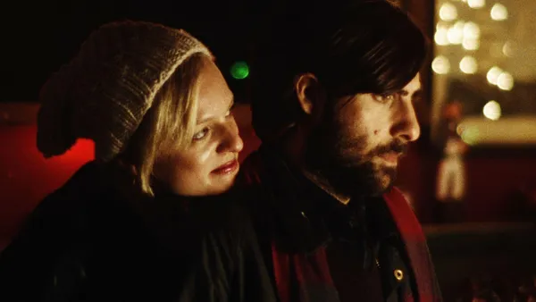 Elizabeth Moss and Jason Schwarzman in Listen Up Philip