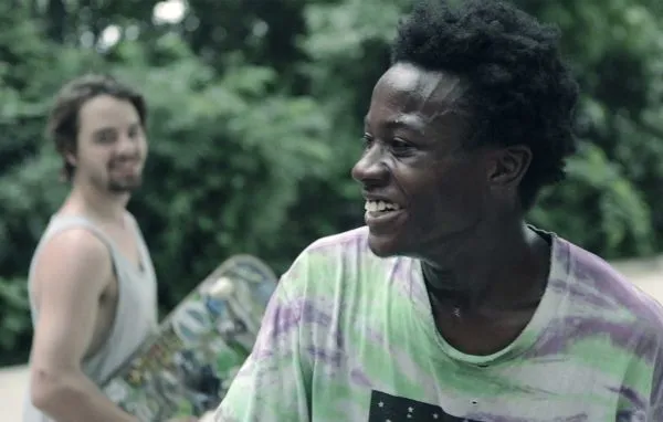 Minding The Gap - Three young men bond together to escape volatile families in their Rust Belt hometown. As they face adult responsibilities, unexpected revelations threaten their decade-long friendship.
