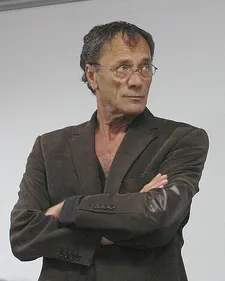 Mohammad Bakri at a screening of "Zahara" at the Multaka club in Be'er Sheva in 2010