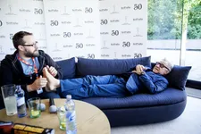 Festivals can be so exhausting … Harvey Keitel has a foot massage in Karlovy Vary
