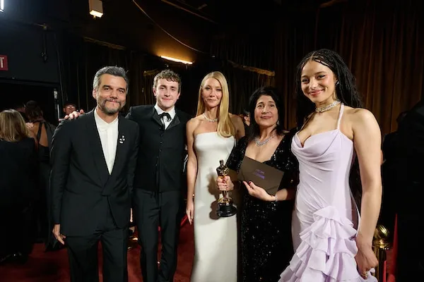 Wagner Moura, Paul Mescal, Gwyneth Paltrow, Cassandra Kulukundis, and Chase Infiniti backstage at the Oscars