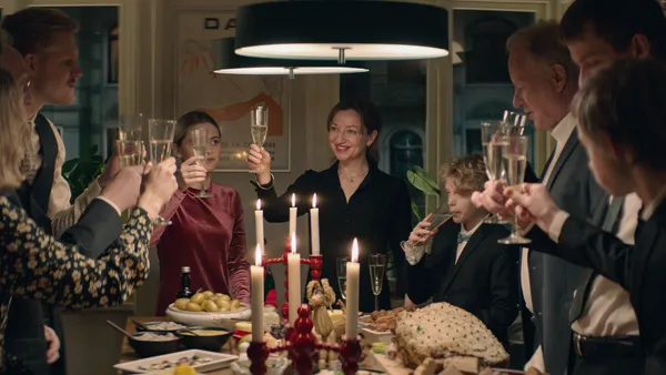 Andrea Bræin Hovig as Anja with Ada (Dina Enoksen Elvehaug), her father (Einar Økland), Henrik (Eirik Hallert), Julie (Elli Rhiannon Müller Osbourne), Isak (Daniel Storm Forthun Sandbye), Tomas (Stellan Skarsgård), Erlend (Alfred Vatne), and Simon (Steinar Klouman Hallert) in Maria Sødahl’s Hope (Håp)