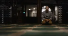 Mo at prayer