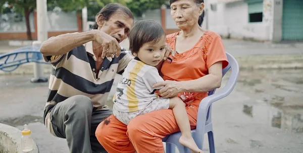 Sang with his wife and grandson. Weronika Mliczewska on the couple: 'It’s a really beautiful love between her and Sang'