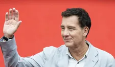 Dovidl Rapaport (Clive Owen) in concert