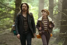 Elijah Wood and Nell Fisher in Bookworm