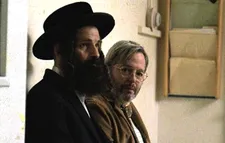 Géza Röhrig on Shmuel and the humour coming from Matthew Broderick's Albert: "I'm very very serious and I leave that to Matthew."