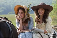 Henriette Confurius and Hannah Herzsprung as the von Lengefeld sisters