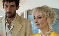 Arthur (Josh O'Connor) with Spartaco (Alba Rohrwacher) in La Chimera