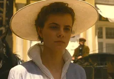 László Nemes‬ on Juli Jakab as Írisz in Sunset: "It's almost like the princess of the night, you know."