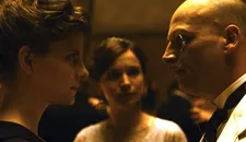 Írisz Leiter (Juli Jakab) with the Man with Monocle (Enrique Keil)