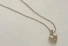Necklace worn by Reese Witherspoon in Election and Carrie Preston (Miss Lydia Crane) in The Holdovers, collection Wendy Chuck