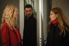 Margaux (Sandrine Kiberlain), Marc (Melvil Poupaud) and Margaux (Agathe Bonitzer)