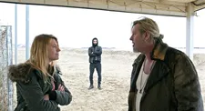 Tessa (Tessa Göttlicher) confronts her father Richie Bravo (Michael Thomas)
