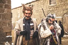 The Fox (Giuseppe lo Piccolo) and the Cat (Luca Massaro) in The Time It Takes
