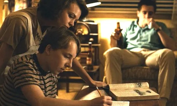 Carey Mulligan, Ed Oxenbould and Jake Gyllenhaal in Wildlife
