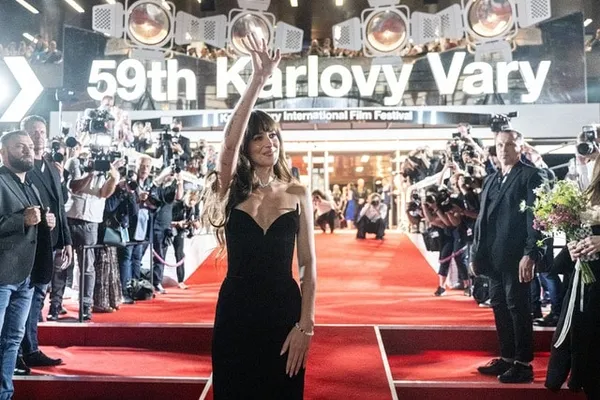 A touch of old style Hollywood glamour on the red carpet in the shape of Dakota Johnson at the Karlovy Vary International Film Festival