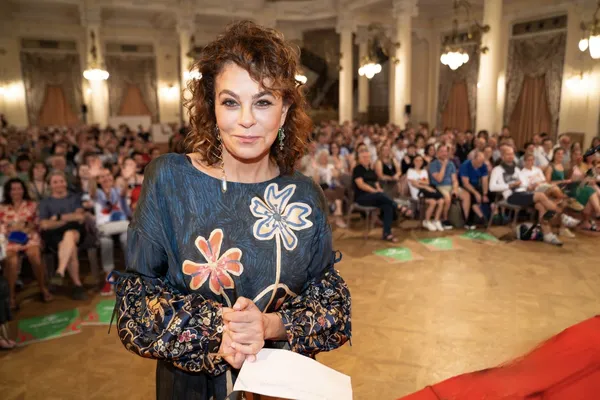 Francine Maisler gives a Karlovy Vary audience a glimpse of her craft