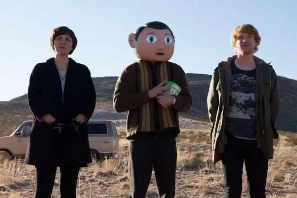 Maggie Gyllenhaal, Michael Fassbender and Domhnall Gleeson in Frank