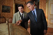 Thierry Lhermitte as Alexandre Taillard de Worms with Raphaël Personnaz as Arthur Vlaminck: "There's a line I love that Raphaël Personnaz [as Arthur, Antonin Baudry's alter ego]  says: 'Does he read?'"